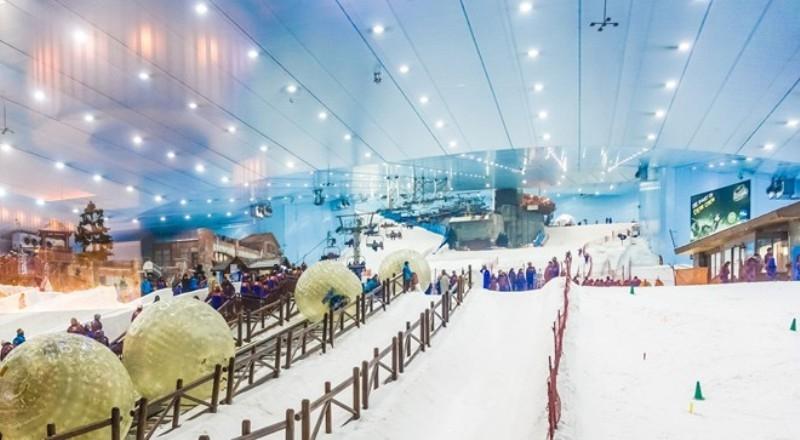 Vui chơi ở khu trượt tuyết Ski Dubai