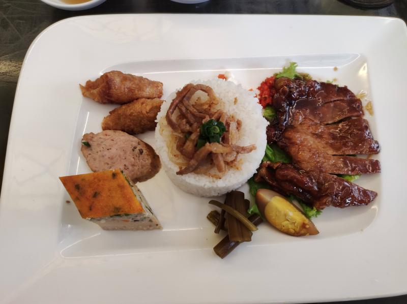 Vườn Hạnh Phúc - Restaurant & Lounge