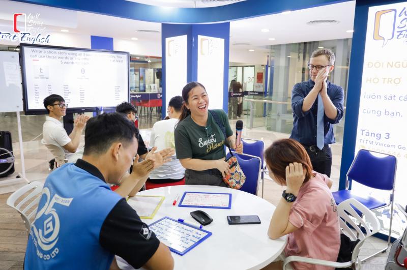 Một buổi học Social tại Wall Street English