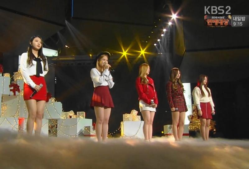 Red Velvet trình diễn live ca khúc Wish Tree
