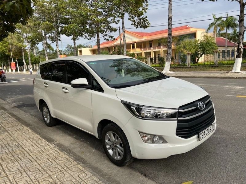 Xe du lịch Vietzoom