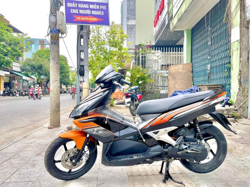 Xe máy Huỳnh Nữ