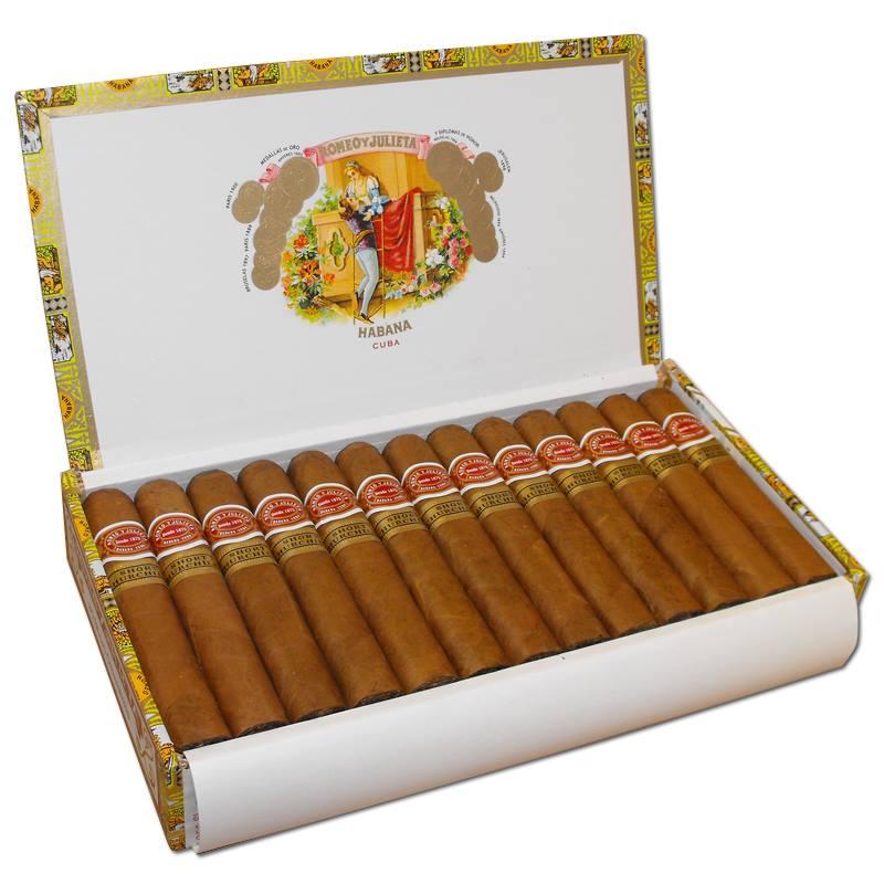 Romeo Y Julieta Short Churchill