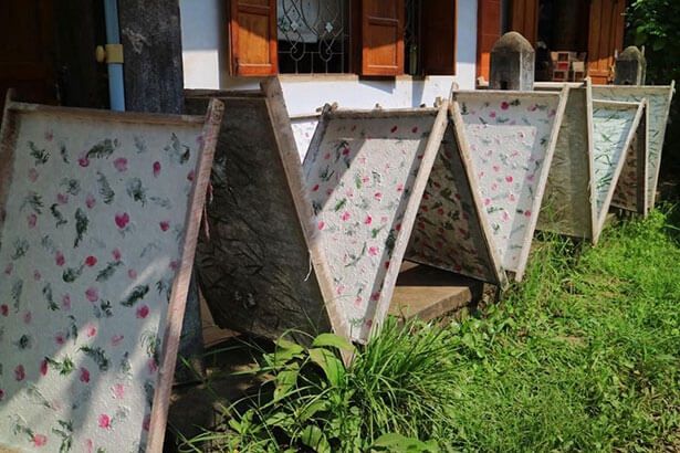 Xóm làm giấy Ban Xang Khong
