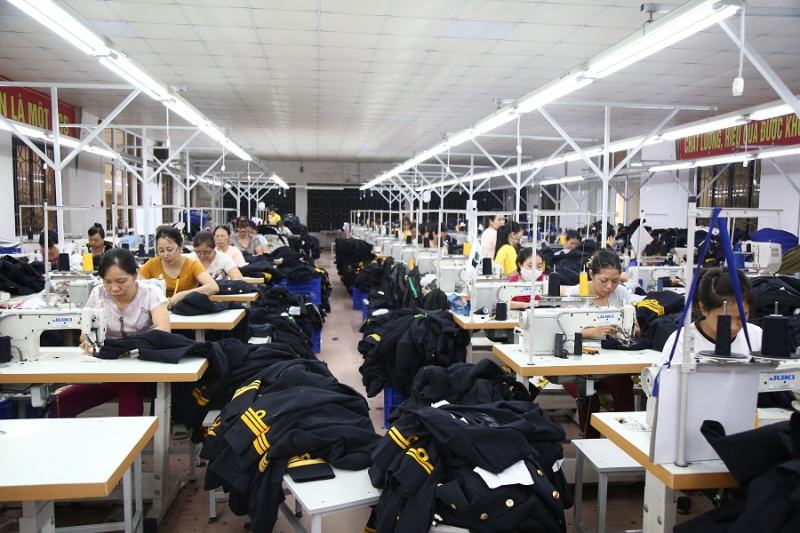 Đội ngũ nhân công đông đảo, có tay nghề cao tại XưởngMaySỉ