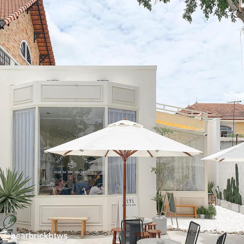 Yiyi Dessert & Café