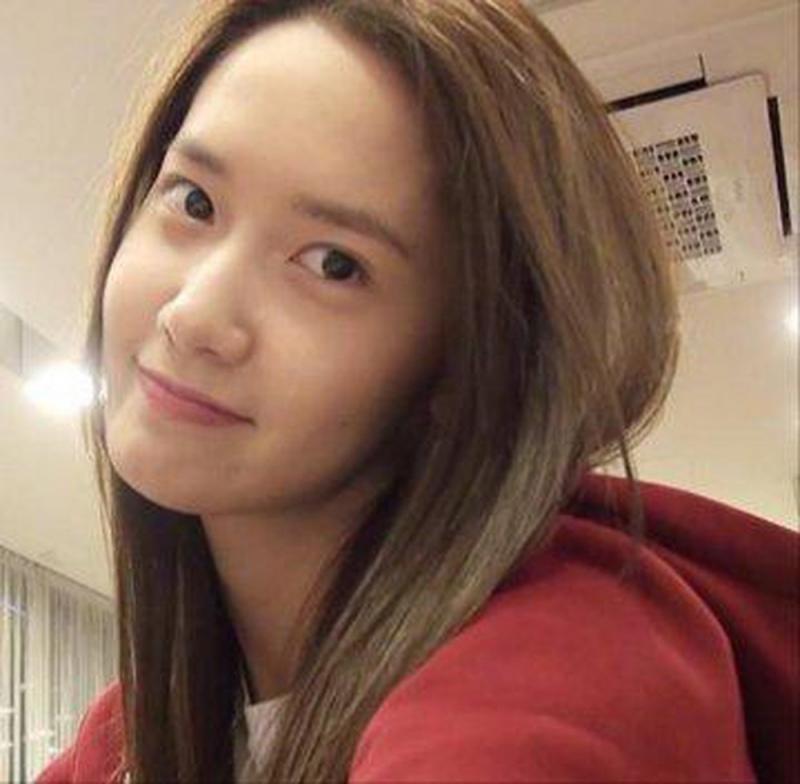Yoona  (SNSD)