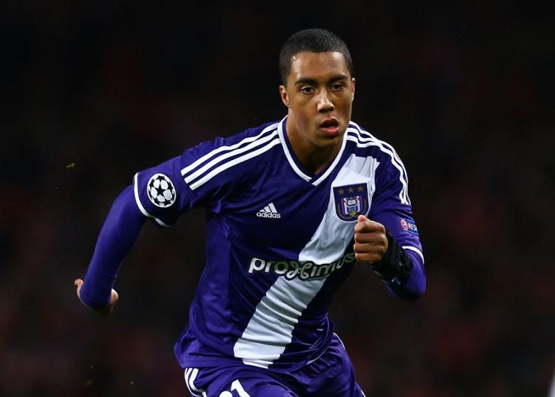 Youri Tielemans mới 19 tuổi