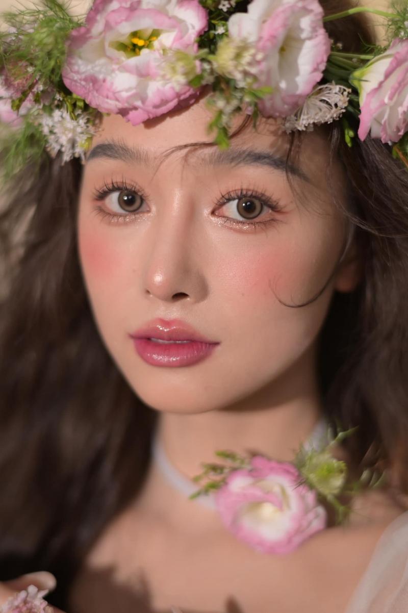 Yully Pham makeup