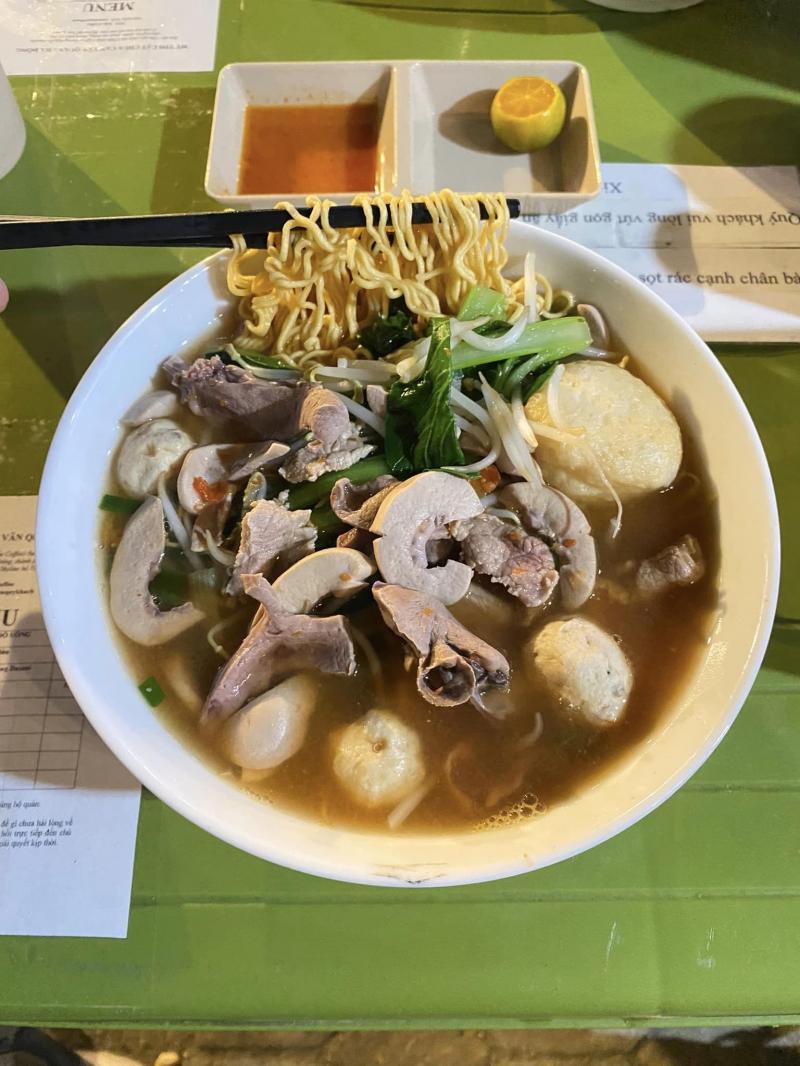 Yummì - Mì Tim Cật Chua Cay Văn Quán