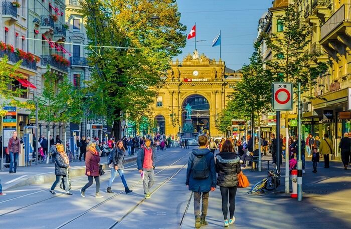 Zurich sở hữu vẻ đẹp sôi động hiện đại nhưng không kém phần cổ điển